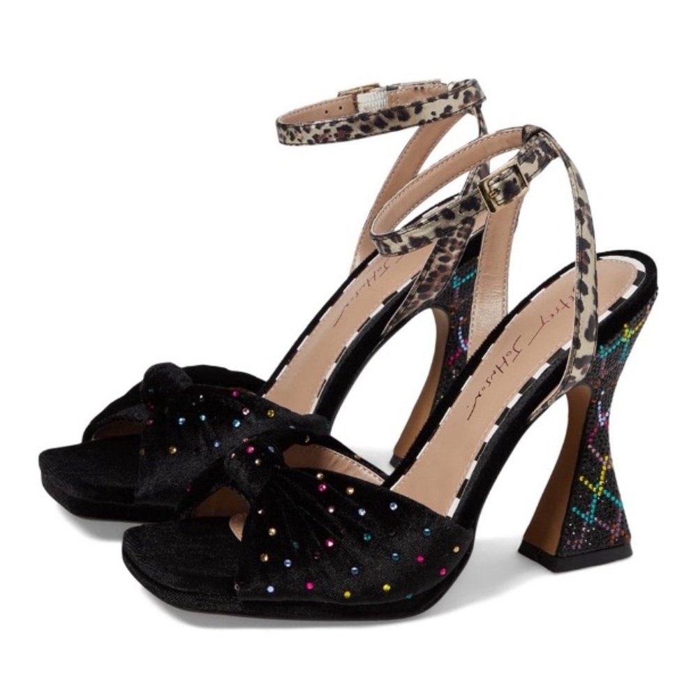 Betsy Johnson Alianna Pump 7.5